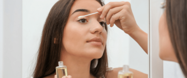زيت الخروع وفوائده للحواجب والرموش